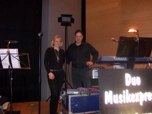 Demos Duo Musikexpress bei einer Fasnachtsveranstaltung im Kreis Sigmaringen